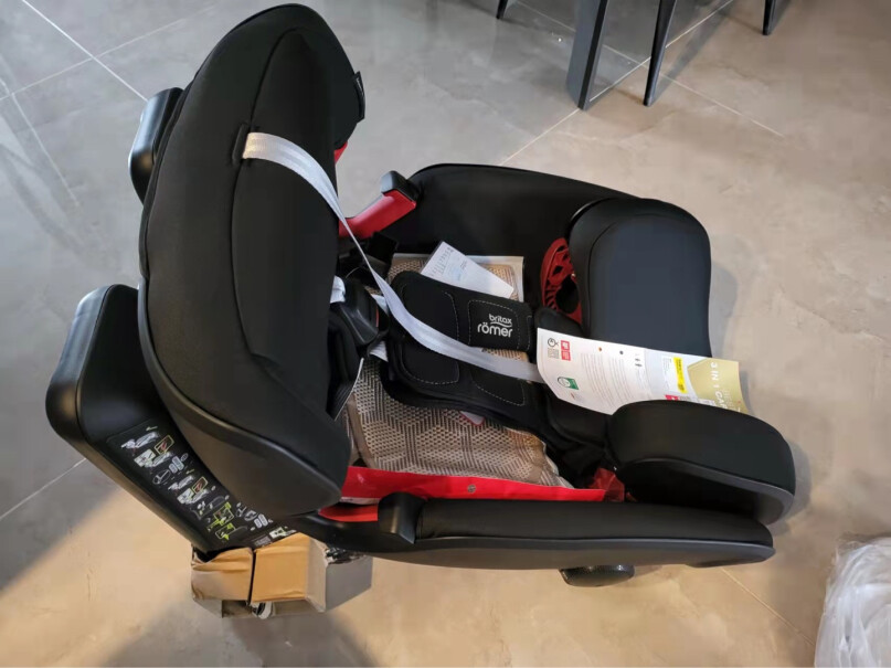 宝得适宝宝汽车儿童安全座椅isofix接口百变骑士IV这个和销量2万的那个百变骑士有什么大的区别啊？