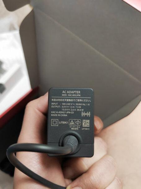 任天堂Switch NS OLED主机 港版白色港版附带的充电线在国内能直接用吗？