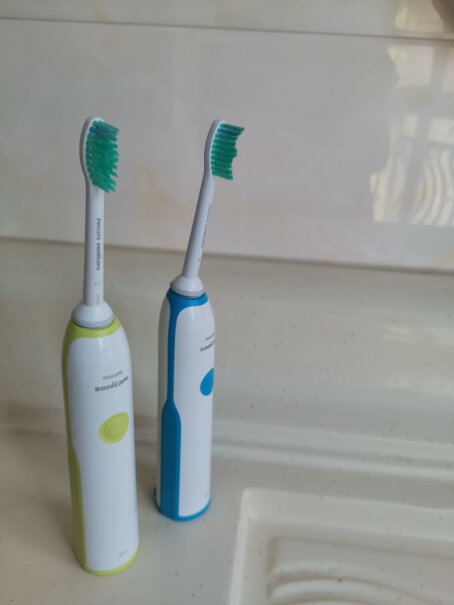 飞利浦PHILIPS电动牙刷第一次充电要充多久？
