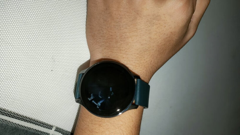 realme手表T1 110运动模式请问黑边厚不厚啊？