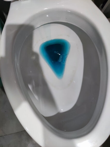 花王魔术灵厕所清洁剂洁厕灵洁厕液蓝泡泡水龙头去污垢除水垢真的可以不刷吗？