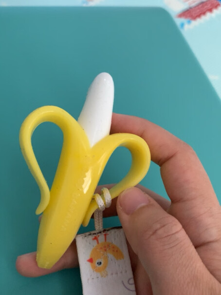 香蕉宝宝婴儿牙胶硅胶牙刷5个月大的小孩能用吗？