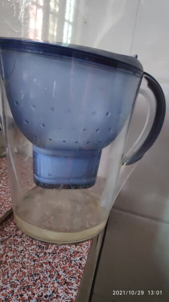 碧然德家用滤水壶用过两个星期后再过滤的水有水垢。