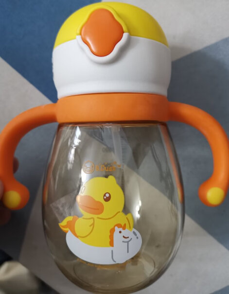 B.Duck双柄PPSU杯温吸管水杯小黄水壶材质倒着或者横着漏水吗，现在宝宝小喝完就撇？
