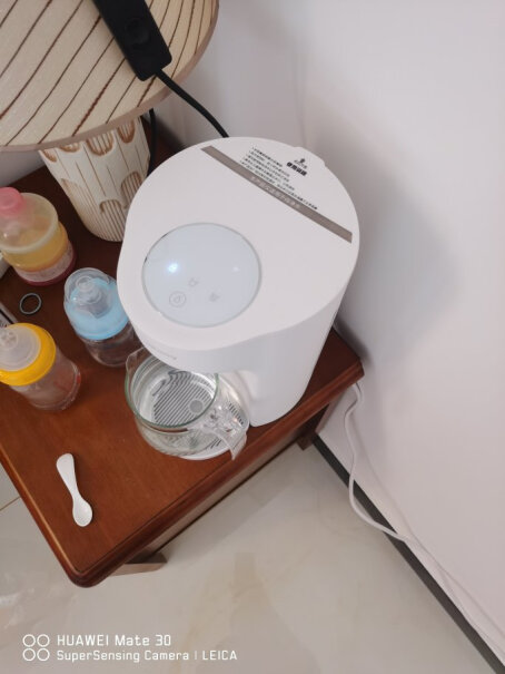 华为智选iateey即热式饮水机家用办公小型台式免安装储水盒好清洗吗？
