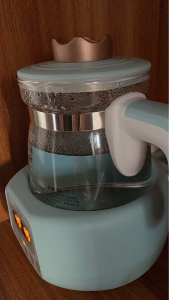 美的婴儿恒温水壶调奶器热奶器1.2L会有一股塑料味吗？