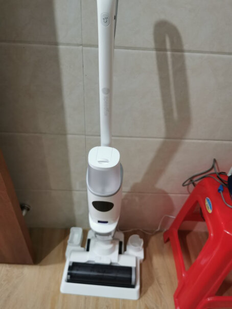 追光无线智能洗地机吸拖洗一体家用吸尘器高速清洁机消杀除菌加自来水还是纯净水？