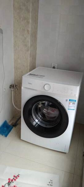 美的京品家电滚筒洗衣机全自动洗衣机带上水管吗？