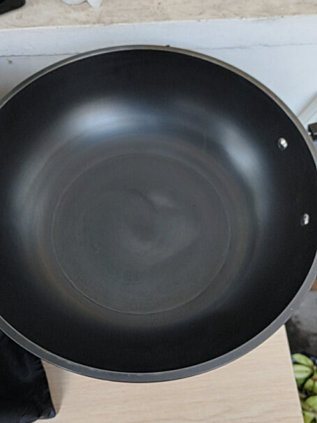 苏泊尔SUPOR你们买的锅锅底不平吗？