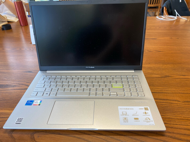 华硕ASUSVivoBook15请问这个满电开机之后未使用合上盖子之后自动关机了，这个正常吗？