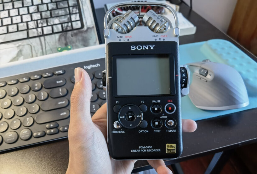 索尼PCM-D100数码录音笔支持内存卡扩展吗，支持自动录音吗？
