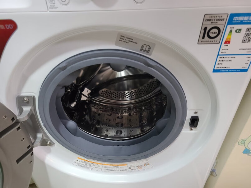 LG8公斤滚筒洗衣机全自动请问柜子厚50公分，这个洗衣机放进去会凸出来吗？
