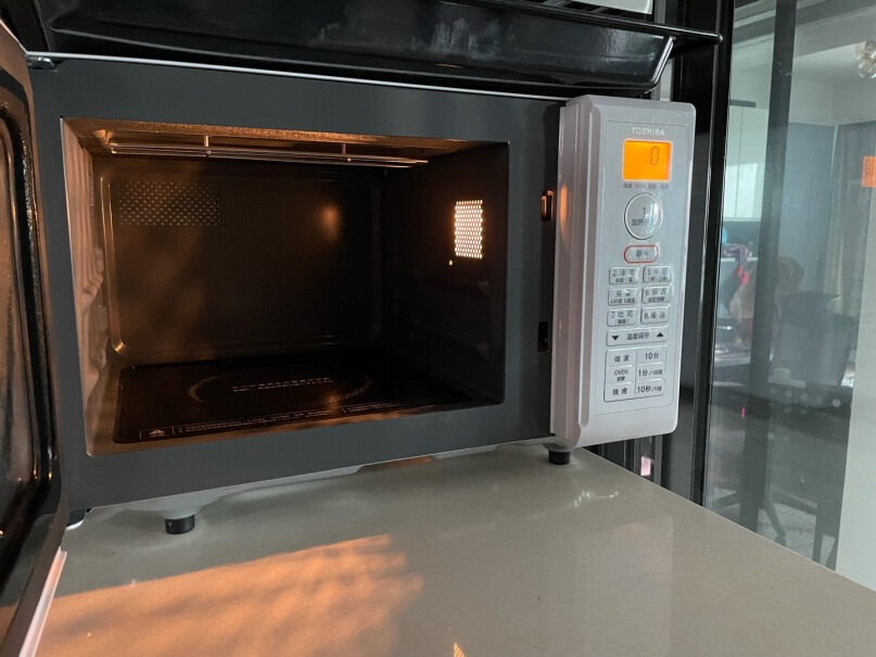 东芝TOSHIBA家用智能微波炉电烤箱用烘烤功能的时候有嗡嗡的响声正常吗？
