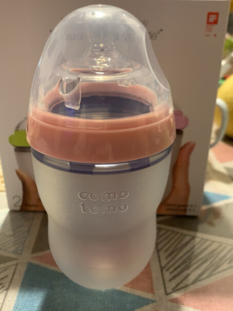 可么多么comotomo这个奶瓶好用吗？新生儿吃的费劲吗？