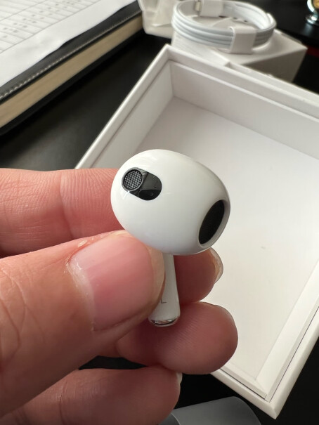 Apple耳机AirPodsiPhone蓝牙无线充电第三代你们的耳机盒3代耗电快嘛？