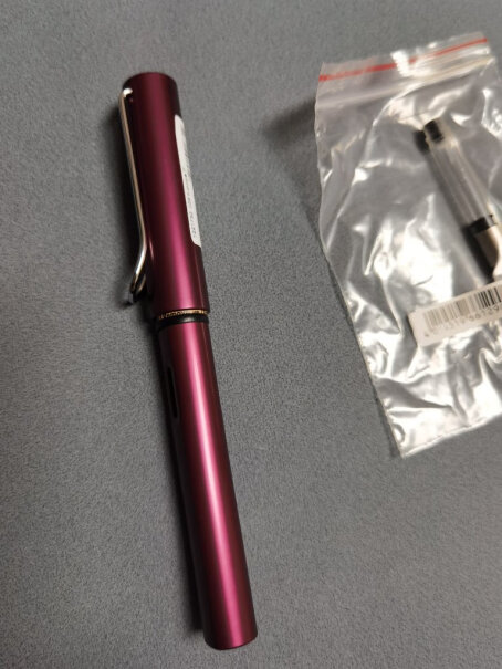 德国进口凌美吸墨器钢笔签字笔水笔吸墨器是一定要单独购买的吗？第一次买笔的时候不送吗？