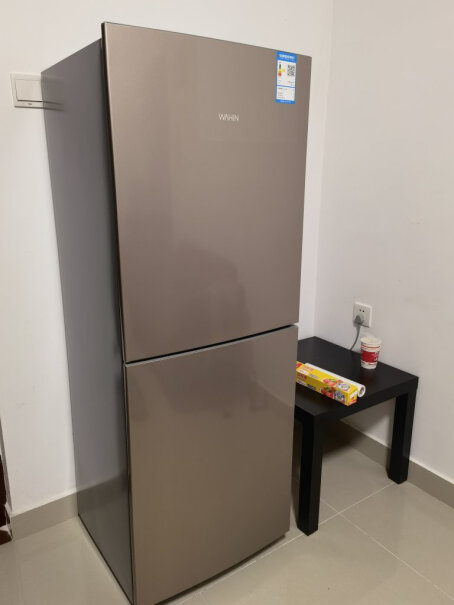 华凌冰箱175升双门两门家电冰箱这冰箱一个人搬得动吗？