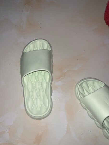 拖鞋IQGD2303lg4041室内外防滑浴室要注意哪些质量细节？真实测评质量优劣！