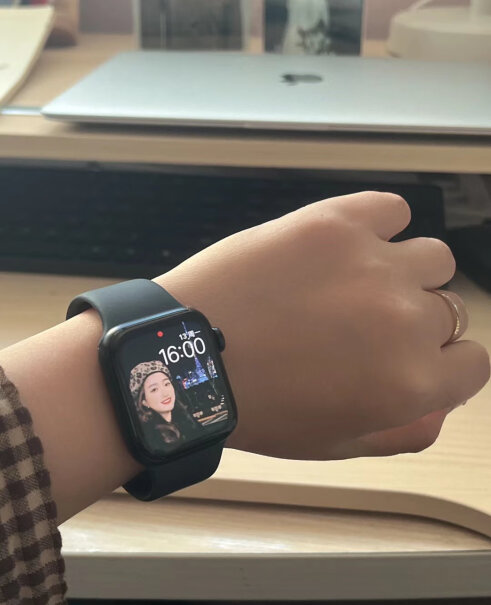 Apple Watch SE 2022款智能手表蜂窝款在不带手机的情况下可以接打电话吗？