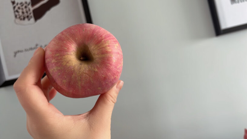 烟台红富士苹果12个礼盒净重2.6kg起苹果脆吗？