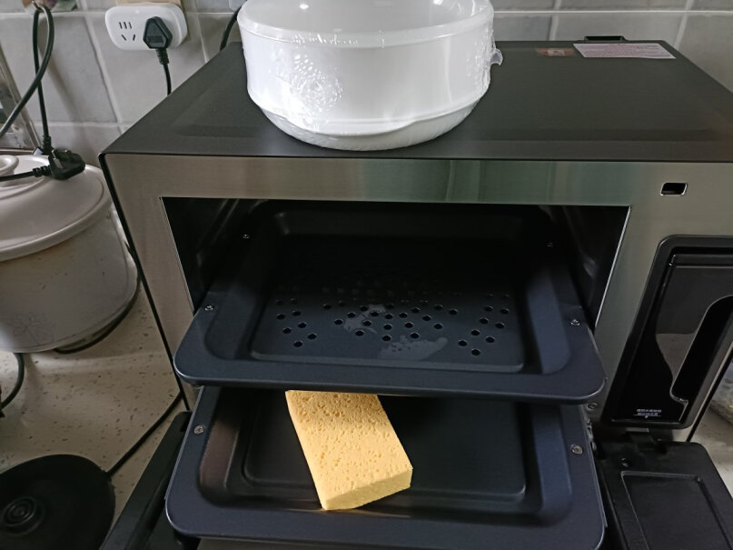 格兰仕电蒸箱蒸烤箱用烤功能时用水箱的水吗？
