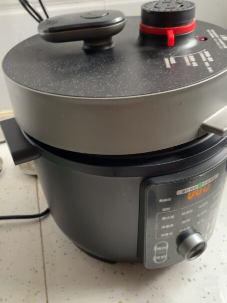 美的电压力锅家用电压力煲智能电高压锅带蒸格5升双胆带蒸功能有排气功能吗？