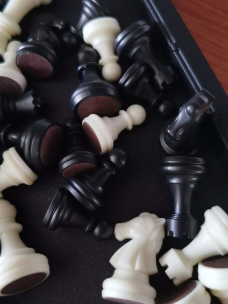 国际象棋友邦国际象棋黑白色磁性可折叠便携培训教学用棋最新款,质量值得入手吗？