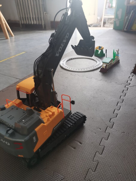 双鹰工程挖掘机挖机遥控车钩勾机工程玩具车模型这个挖机电池太差了？