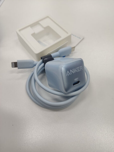 Anker安克MFi认证苹果快充PD20W数据线充电的时候手机发烫吗？