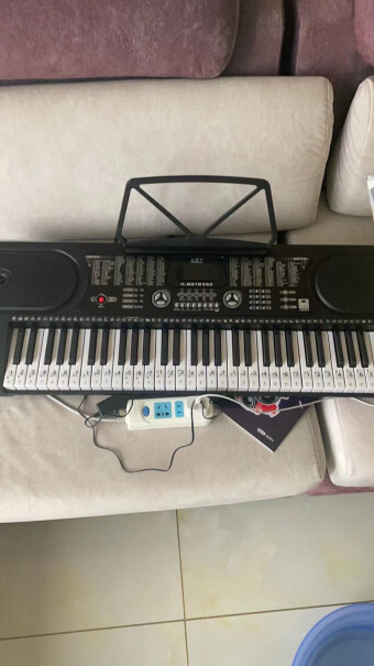 美科MK-97561键钢琴键多功能智能电子琴儿童初学乐器能插耳机吗？