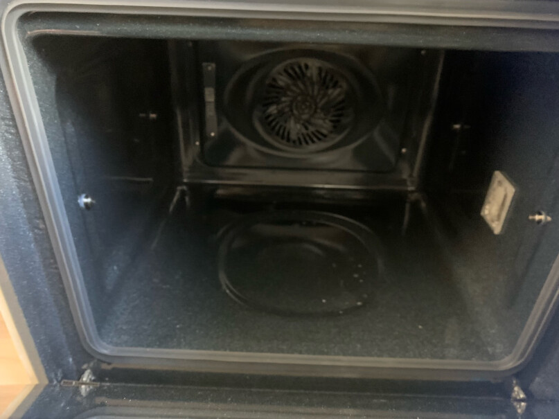 美的R3J嵌入式微蒸烤一体机APP智能操控微波炉蒸箱烤箱蒸东西顶部会往下滴水吗？