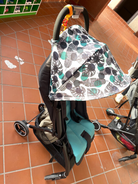 好孩子婴儿推车宝宝车婴儿伞车看评论好多人说小孩坐着会掉出来，是不是不好用啊？