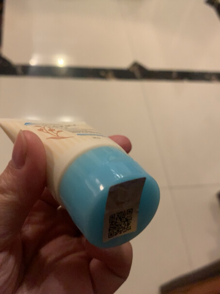 润肤乳润肤露艾惟诺Aveeno婴儿油倍护227g面霜可以给宝宝当秋冬的身体乳用吗？