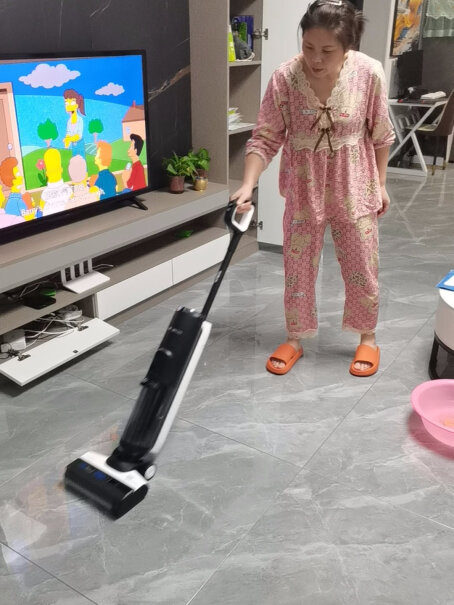 添可TINECO无线智能洗地机芙万2.0LED家用扫地机吸拖一体手持吸尘器好清洗吗？时间长了会有味吗？
