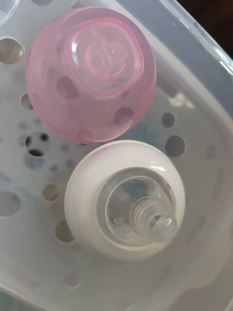 gb好孩子PPSU奶瓶这个奶瓶为什么吸的很费力啊，小孩子吸不动，有什么要拆卸或安装的么？