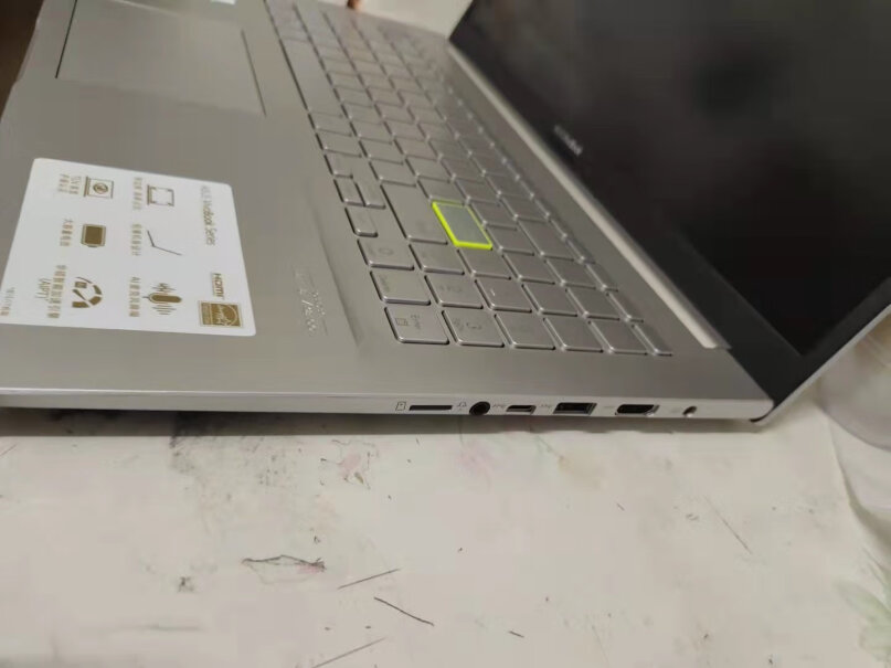 华硕ASUSVivoBook15看视频容易发烫吗，散热性好吗，双显卡用起来怎么样？