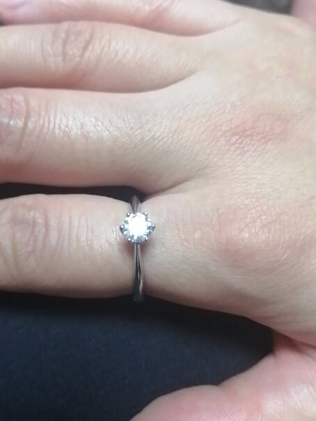 戒指米乐琪六爪皇冠莫桑钻戒指女订结求婚戒指纪念日生日礼物评测质量好吗,内幕透露。
