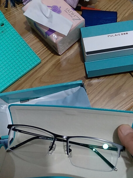 迈纽斯医用护目镜防唾液飞溅透明透气眼镜是一次性的吗？