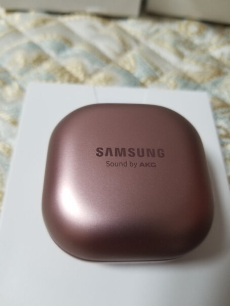 三星SAMSUNGGalaxyBudsLive蓝牙降噪耳机无线可以同时连两部手机吗？