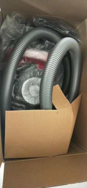 飞利浦吸尘器家用大功率强劲吸力除尘器有没有防伪标签呀，