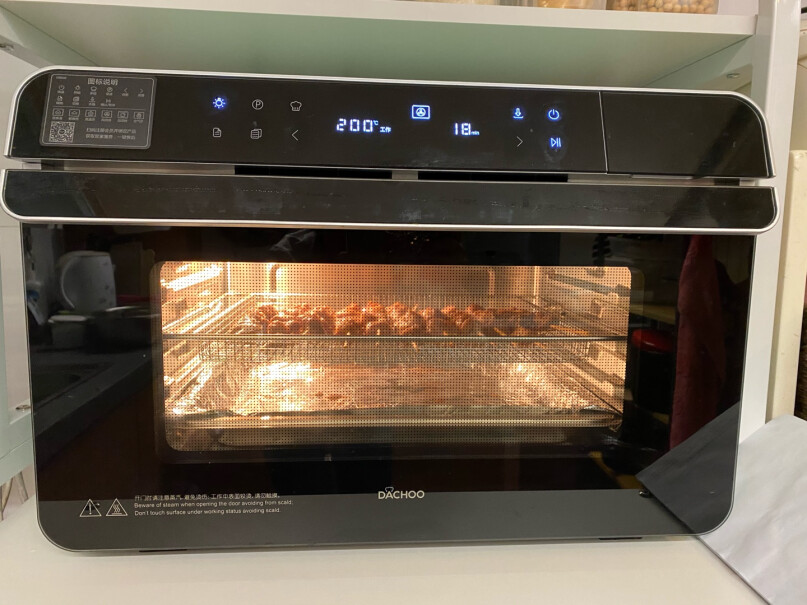 大厨蒸烤箱一体机家用台式烤箱蒸箱蒸烤一体机炸锅DB600请问这个预热和烤制过程中有异味吗？如电线皮或塑料的焦煳味。