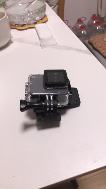 萤石 S3运动相机骑单车用这个录像效果如何？有没有支架什么的东西固定。