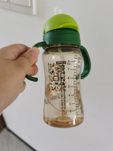 小狮王辛巴ppsu吸管杯你好，这款5个多月的宝宝可以用么，用来喝水？
