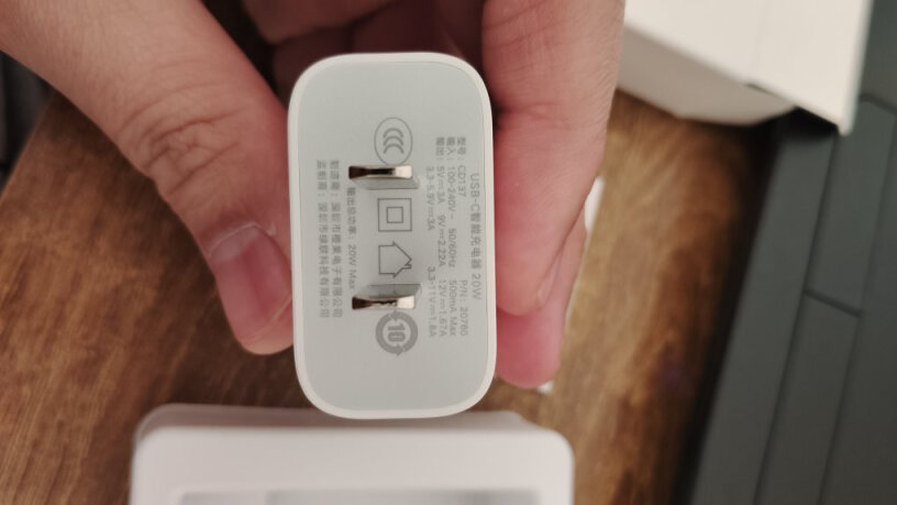 绿联 苹果充电器iPhone14充电头PD20W快充通用苹果14Plus可以给Apple watch 充电吗？