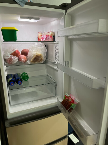 216升三门电冰箱小型家用中门软冷冻节能会结冰吗？