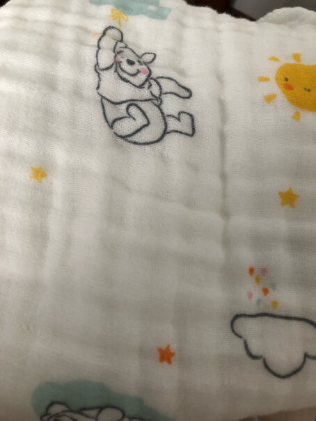 迪士尼宝宝6层纯棉婴儿纱布浴巾浴巾会不会有点薄？