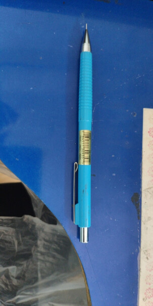 日本樱花SAKURA防断自动铅笔活动铅笔绘图铅笔避震笔芯防断请问，买一支笔送几只笔芯啊，笔芯需要另外卖么？
