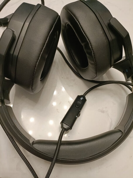 西伯利亚V10电竞游戏耳机头戴式戴5个小时耳朵会痛吗？