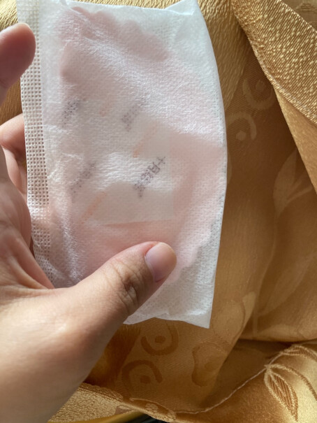 哺乳用品十月结晶防溢乳垫208片一次性乳贴喂奶隔奶垫溢奶垫防漏不可洗评测分析哪款更好,好不好？