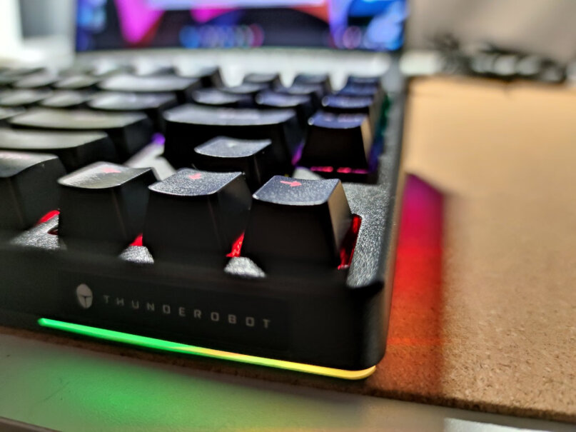 雷神有线游戏机械键盘红轴KG3089R幻彩版这个雷神键盘数据线哪里有卖的？